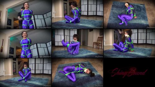 Gorgeous Tomiko - Tomiko Loves Bondage Part 1 - Latex Bondage - The soft nylon rope glides body and is offset by the tightness of the tie