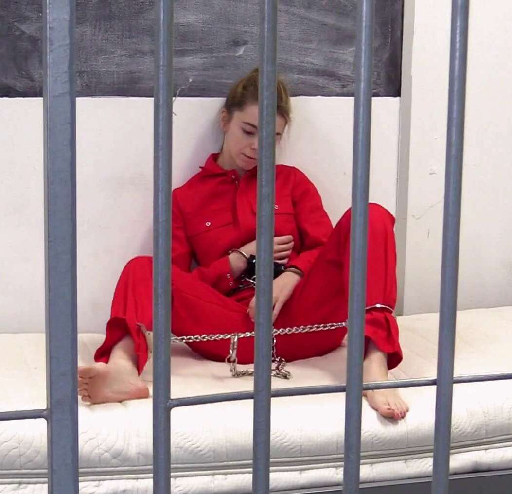 Lina Roselina in prison!